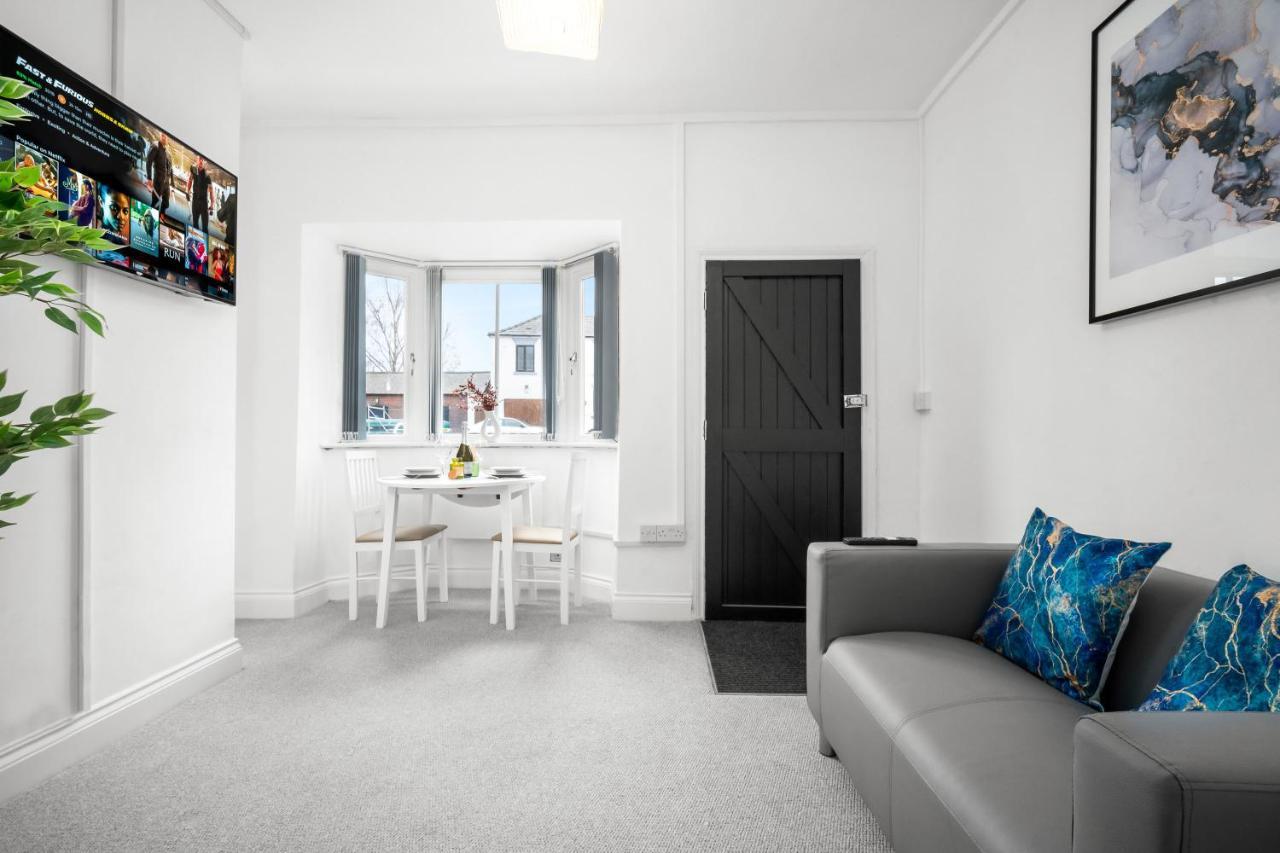 Beautiful Waterside Apartment - Parking - Perry Barr - Top Rated Birmingham Exterior photo