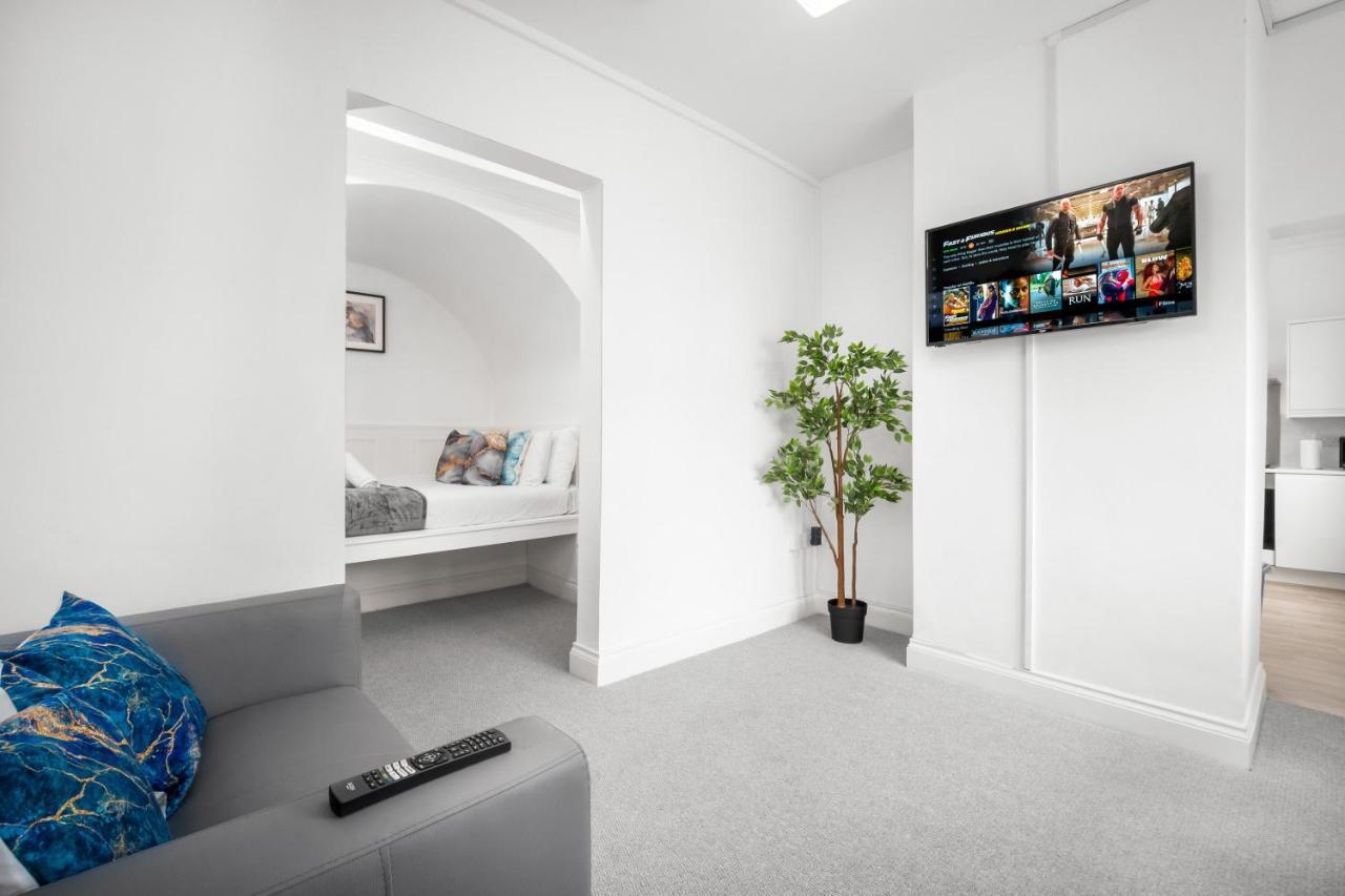 Beautiful Waterside Apartment - Parking - Perry Barr - Top Rated Birmingham Exterior photo