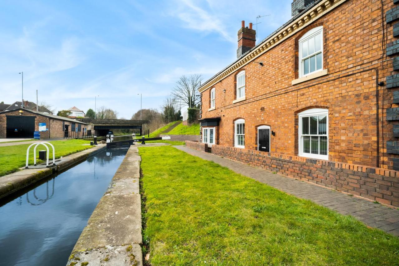 Beautiful Waterside Apartment - Parking - Perry Barr - Top Rated Birmingham Exterior photo